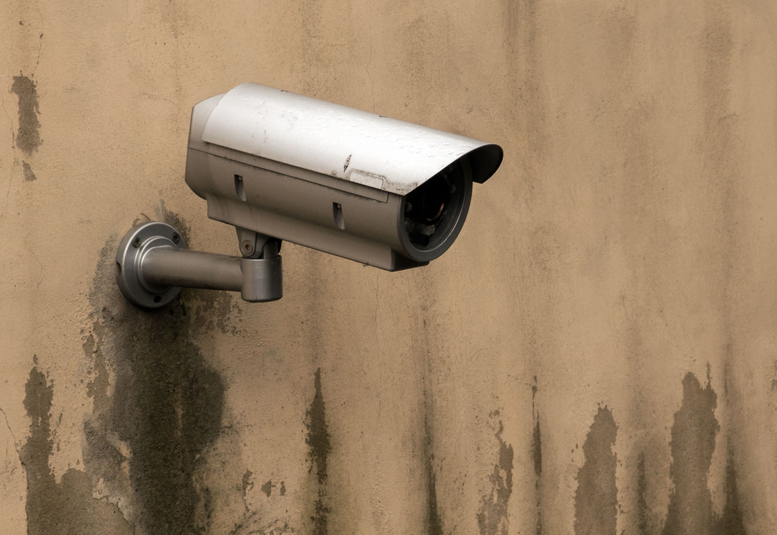4 Tips for Choosing the Right Security Camera for Your Home